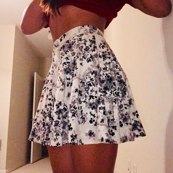SO Dresses & Skirts - Skater Skirt